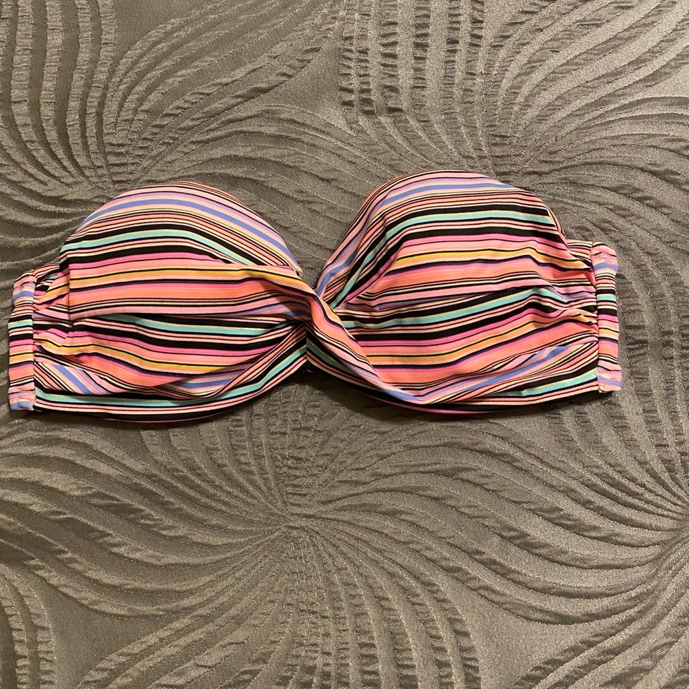 Victoria’s Secret Strapless bikini top